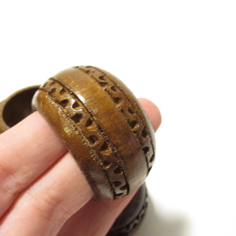 Wooden Napkin Rings Set - Picture 8 of 9
